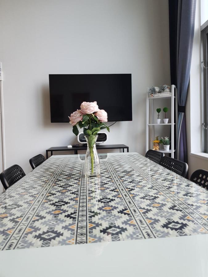 Hongdae Residence - 1Min From Hongik Uni Station Exit #1 Сеул Екстериор снимка