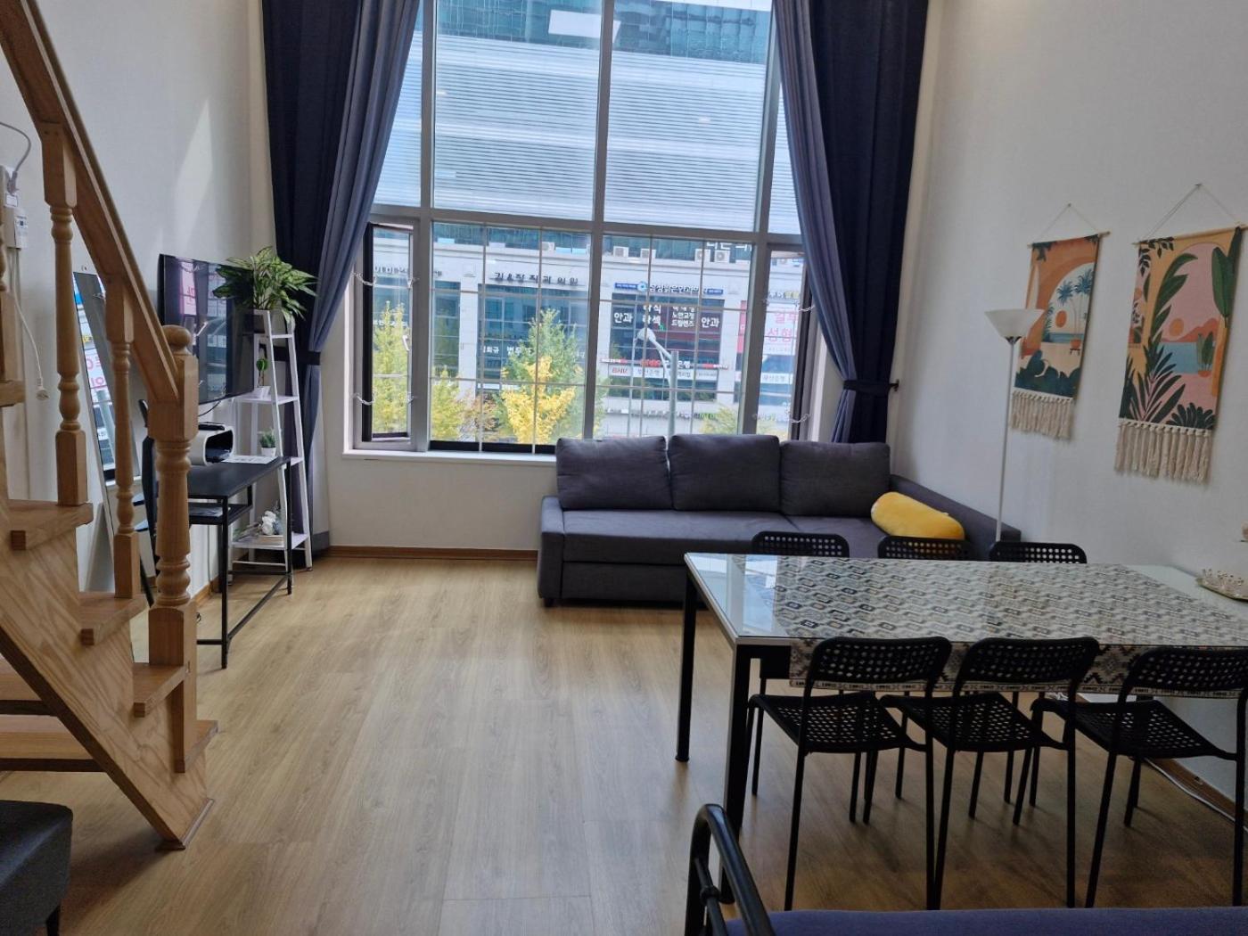 Hongdae Residence - 1Min From Hongik Uni Station Exit #1 Сеул Екстериор снимка