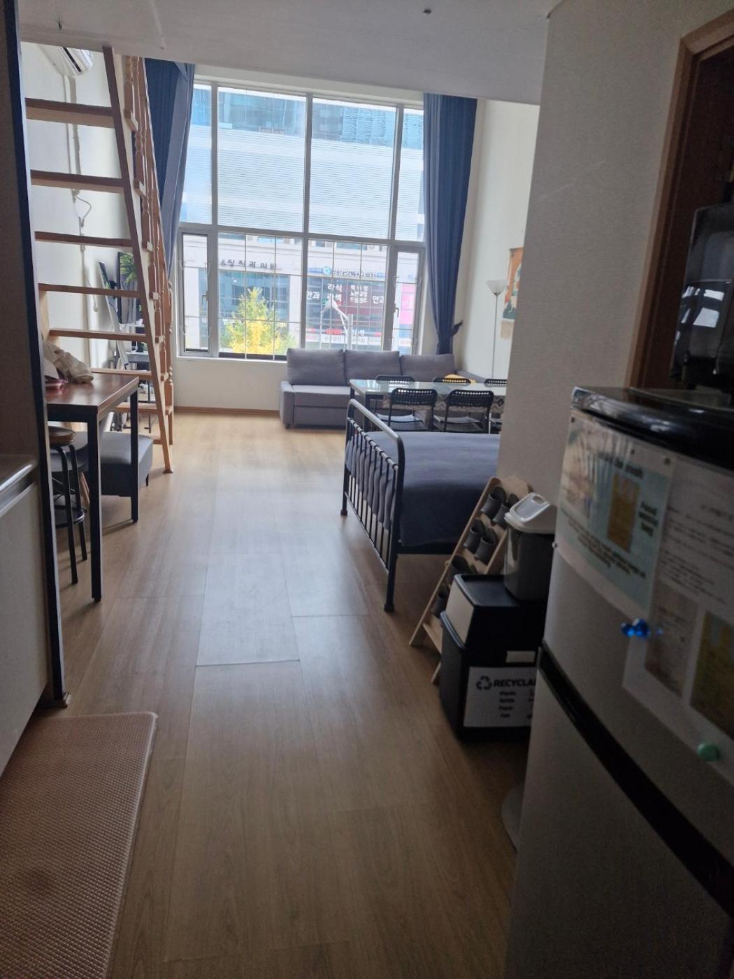 Hongdae Residence - 1Min From Hongik Uni Station Exit #1 Сеул Екстериор снимка